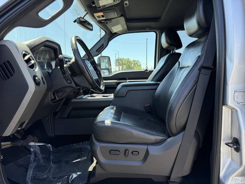 Used 2011 Ford F250 Lariat w/ Lariat Ultimate Pkg AWD/4WD image 10