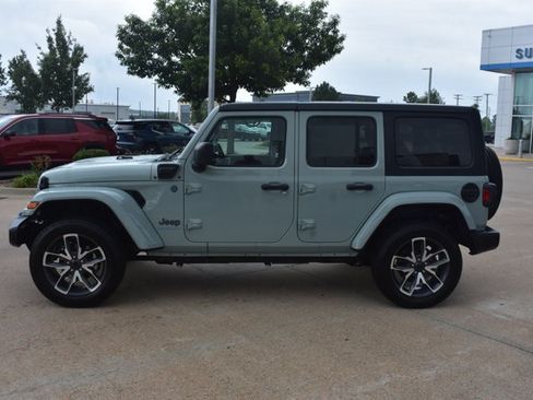 Used 2024 Jeep Wrangler Unlimited w/ Convenience Group AWD/4WD image 9