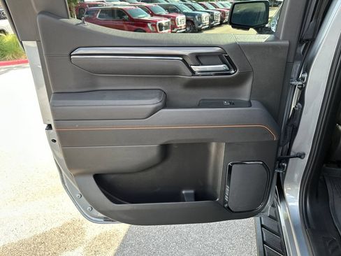 Used 2025 GMC Sierra 1500 AT4 w/ AT4 Premium Package AWD/4WD image 37