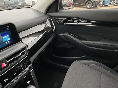 Used 2025 Kia Seltos S image 35