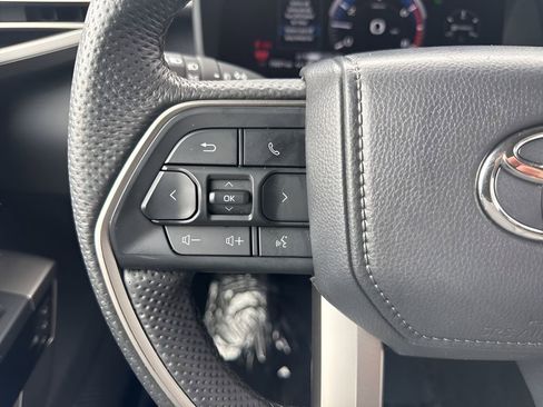 Used 2025 Toyota Tundra Limited AWD/4WD image 14