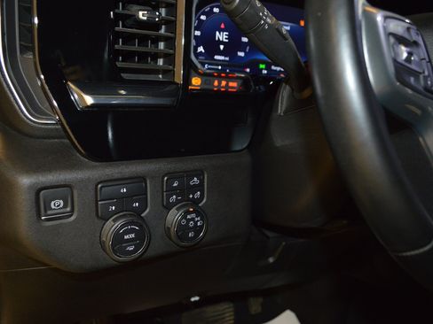 Used 2024 Chevrolet Silverado 2500 LT w/ Convenience Package AWD/4WD image 13