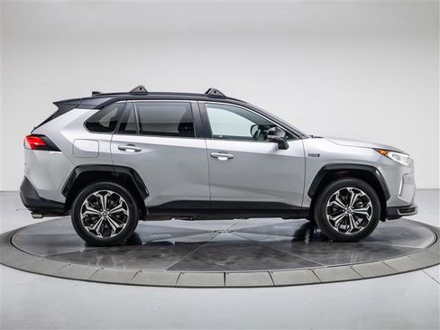 Used 2021 Toyota RAV4 XSE w/ Premium Package image 6