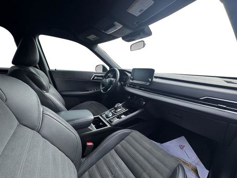 Used 2023 Mitsubishi Outlander SE Black Edition image 8