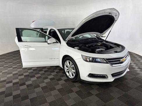 Used 2019 Chevrolet Impala LT FWD image 12