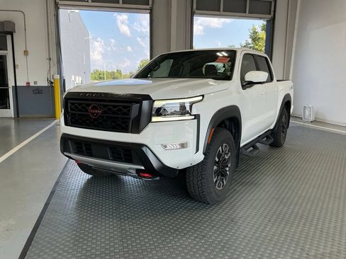 Used 2023 Nissan Frontier PRO-4X w/ Pro Convenience Package AWD/4WD image 2