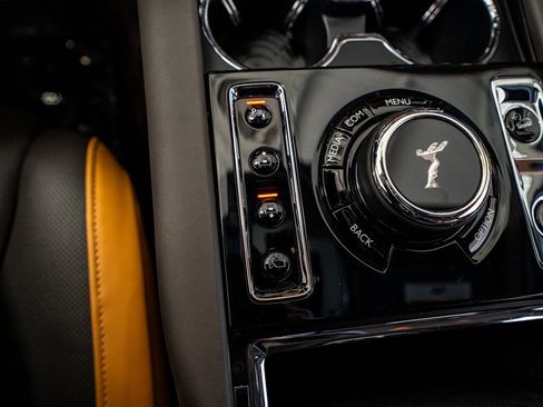 Used 2023 Rolls-Royce Cullinan w/ Cullinan Package image 54