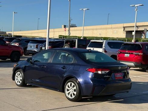Used 2024 Toyota Corolla LE FWD image 4