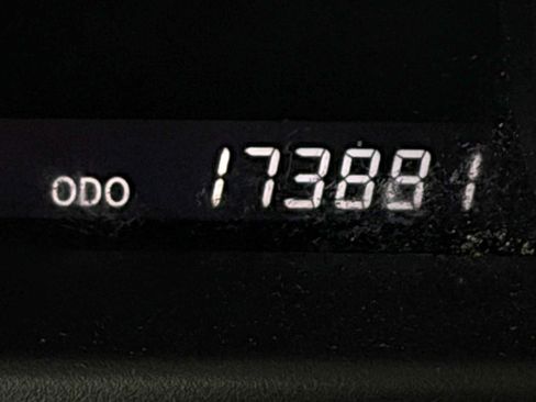 Used 2013 Toyota Highlander SE FWD image 22