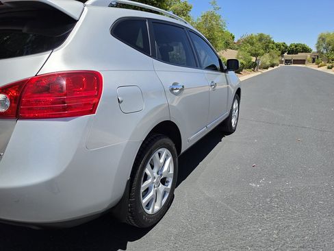 Used 2011 Nissan Rogue SV w/ SL Pkg AWD/4WD image 4