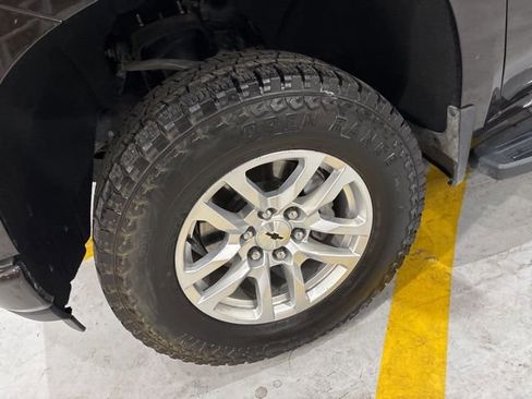 Used 2019 Chevrolet Silverado 1500 High Country w/ Z71 Off-Road Package AWD/4WD image 38