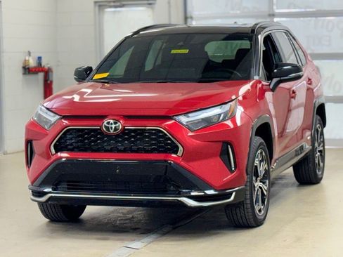Used 2025 Toyota RAV4 XSE w/ Weather Package AWD/4WD image 3