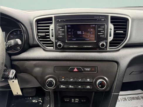 Used 2018 Kia Sportage LX AWD/4WD image 32