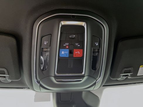 Used 2025 Jeep Grand Cherokee L Laredo image 21