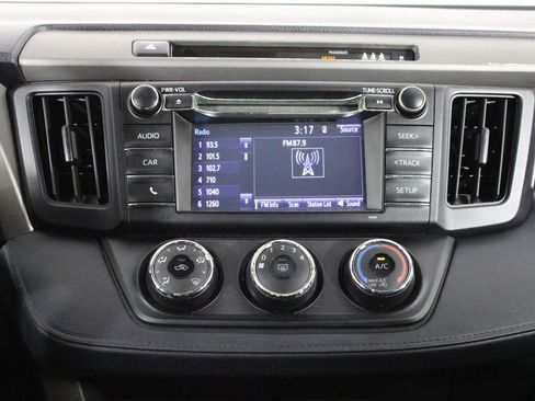 Used 2018 Toyota RAV4 LE image 26