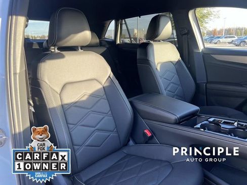 Certified 2025 Volkswagen Atlas Cross Sport SE image 30