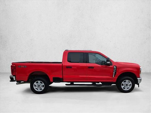 Used 2025 Ford F250 XLT AWD/4WD image 4