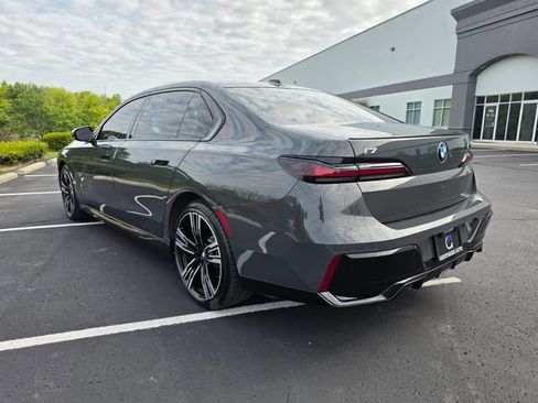 Used 2023 BMW i7 xDrive60 AWD/4WD image 11