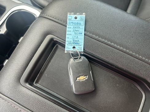 Used 2022 Chevrolet Silverado 1500 LTZ AWD/4WD image 29