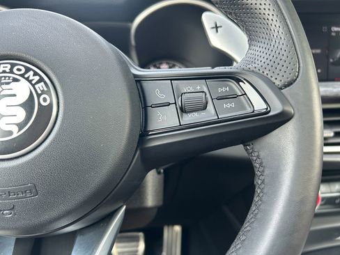 Used 2022 Alfa Romeo Stelvio Sprint image 19