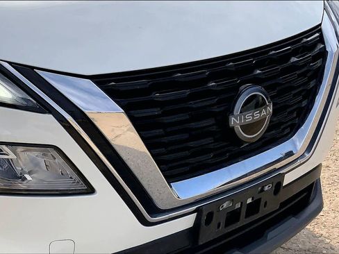 Used 2023 Nissan Rogue SV w/ SV Premium B Package image 29