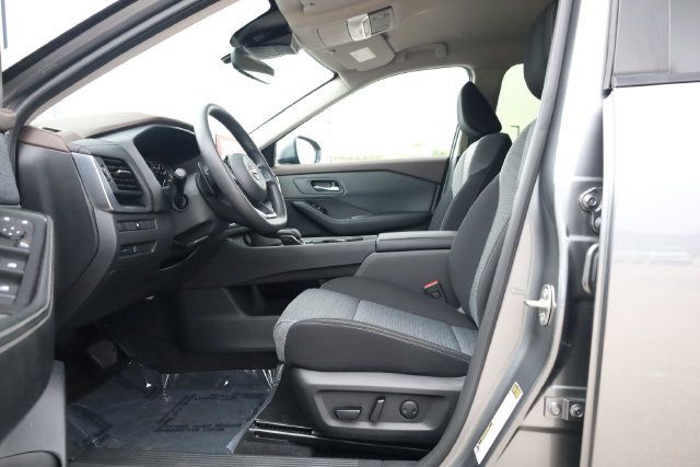 Used 2023 Nissan Rogue SV AWD/4WD image 12