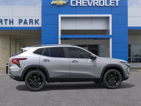 New 2026 Chevrolet Trax ACTIV w/ Sunroof Package FWD image 5