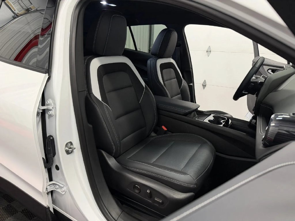 Used 2024 Chevrolet Blazer EV LT AWD/4WD image 45