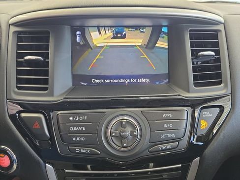 Used 2019 Nissan Pathfinder S AWD/4WD image 16