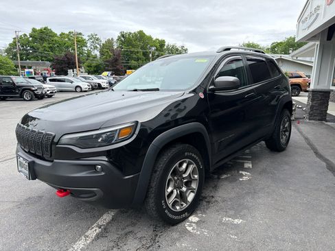 Used 2021 Jeep Cherokee Trailhawk w/ Sun, Sound & Nav Group AWD/4WD image 3