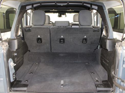 Used 2025 Jeep Wrangler Unlimited Sahara w/ Safety Group AWD/4WD image 17