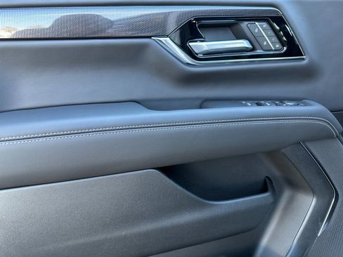 New 2026 GMC Yukon XL Elevation image 11