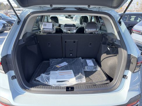 New 2026 Volkswagen Taos SE image 16