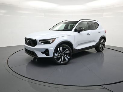 Used 2024 Volvo XC40 B5 Plus
