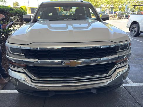 Used 2017 Chevrolet Silverado 1500 LT w/ LT Eassist Package RWD image 2