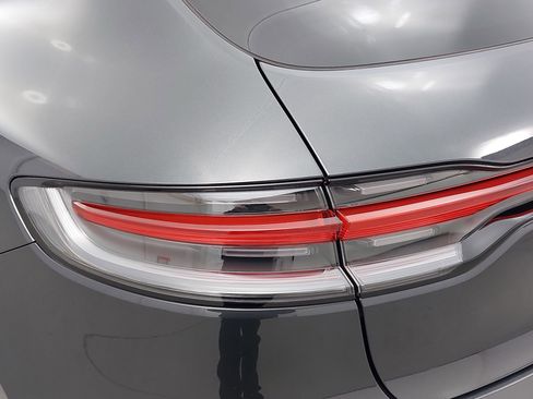 Used 2025 Porsche Macan image 35