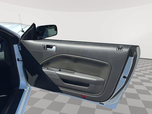 Used 2008 Ford Mustang GT RWD image 17
