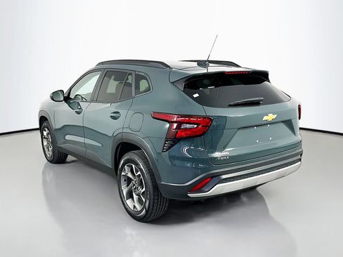 Used 2025 Chevrolet Trax LT w/ Driver Confidence Package FWD image 5