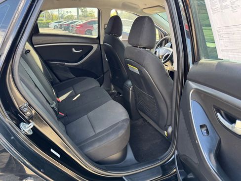 Used 2017 Hyundai Elantra GT image 11