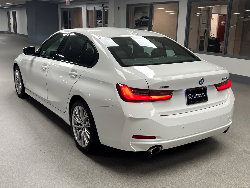 Used 2023 BMW 330i xDrive Sedan w/ Premium Package AWD/4WD image 5