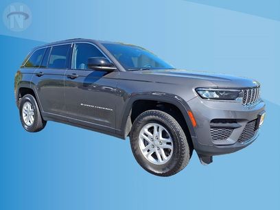 Used 2024 Jeep Grand Cherokee Laredo w/ Luxury Tech Group I