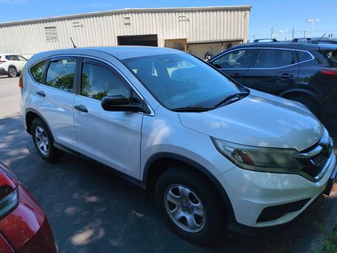 Used 2015 Honda CR-V LX image 1