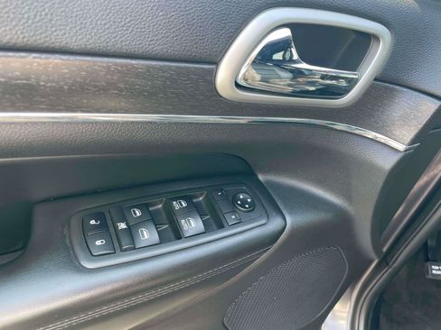 Used 2018 Jeep Grand Cherokee Limited RWD image 13