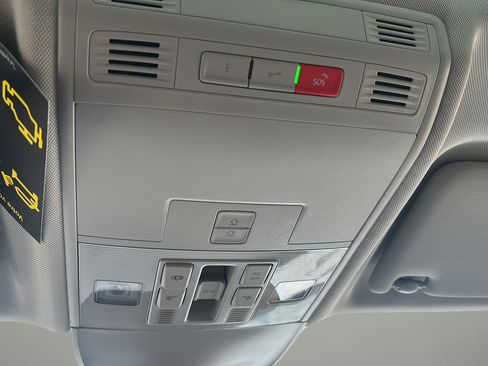 New 2026 Volkswagen Taos SE FWD image 30