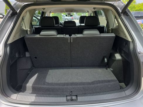 Used 2024 Volkswagen Tiguan SE FWD image 35