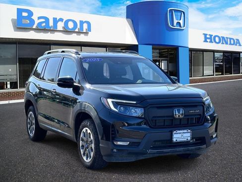 Used 2025 Honda Passport TrailSport image 1