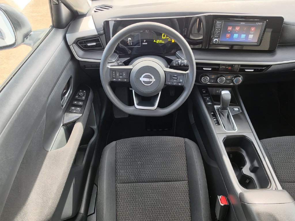 Used 2025 Nissan Kicks S FWD image 13