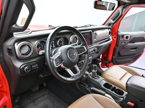 Used 2021 Jeep Gladiator Rubicon AWD/4WD image 13