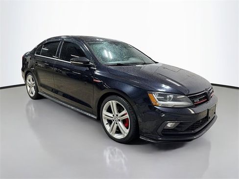 Used 2017 Volkswagen Jetta GLI image 5