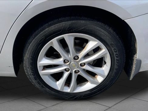 Used 2017 Chevrolet Malibu LT FWD image 11